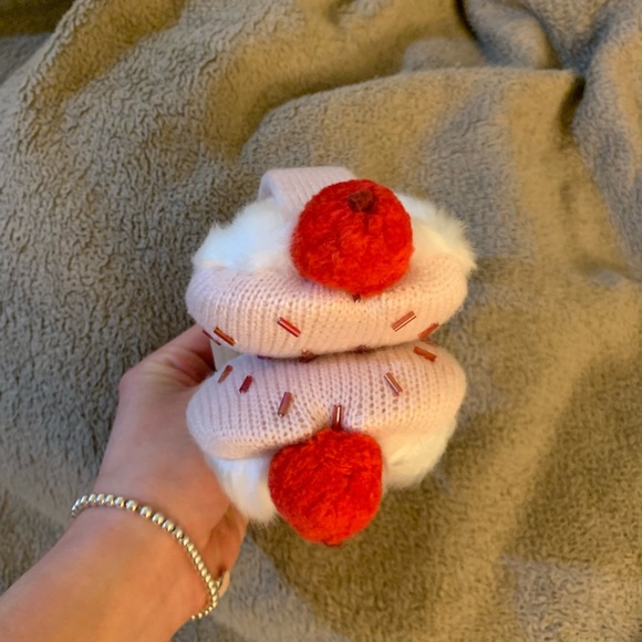 Kate Spade Women's Cupcake Earmuffs, Cream/Pink. - Picture 8 of 12